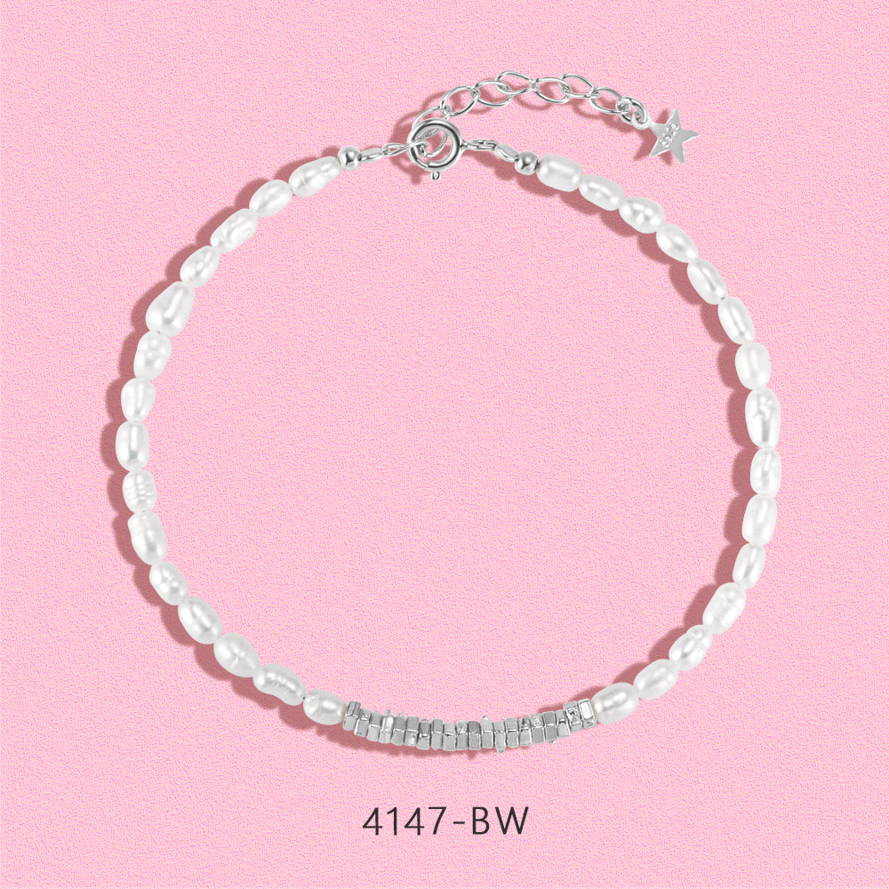 S925 sterling silver bracelets and necklaces adorned with natural pearls