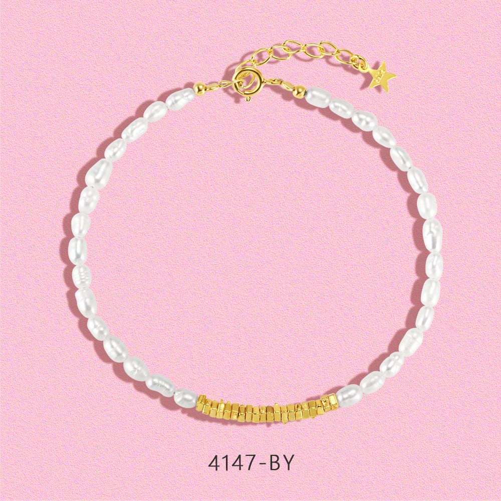 S925 sterling silver bracelets and necklaces adorned with natural pearls