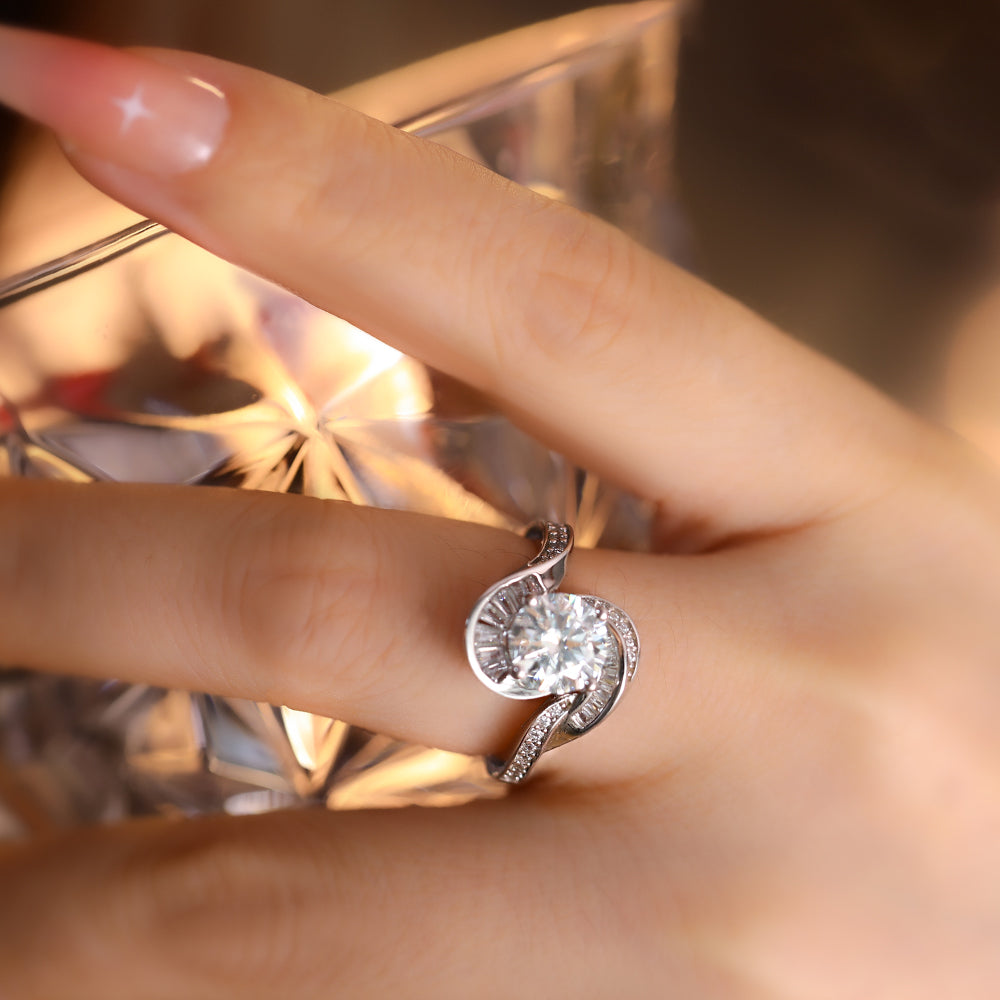 Yumato 925 Sterling Silver Moissanite Diamond Ring (Size 6-9) Gift for yourself, friends, girl, Suitable for Wedding, Engagement, Anniversary RI-3007