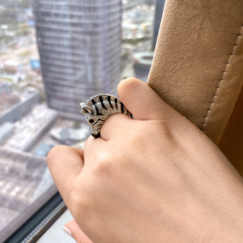 Yumato S925 Sterling Silver delicate, wild and cute zebra split rings R4324