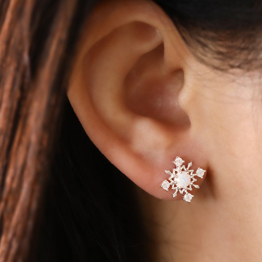 Yumato Artificial Zircon Snowflake shape design Fashion Earrings in 925 Sterling Silver suitable for every occasion as Gift for girls friends female E-3018