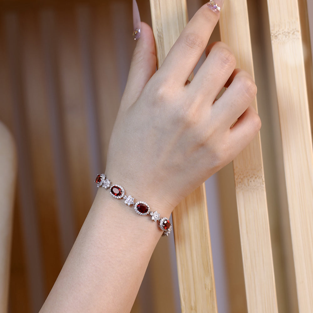 Yumato Natural Garnet with Flowers Bracelet in S925 Sterling Silver Elegant Ornament gift for dating, party, leisure occasion C137 B-1846